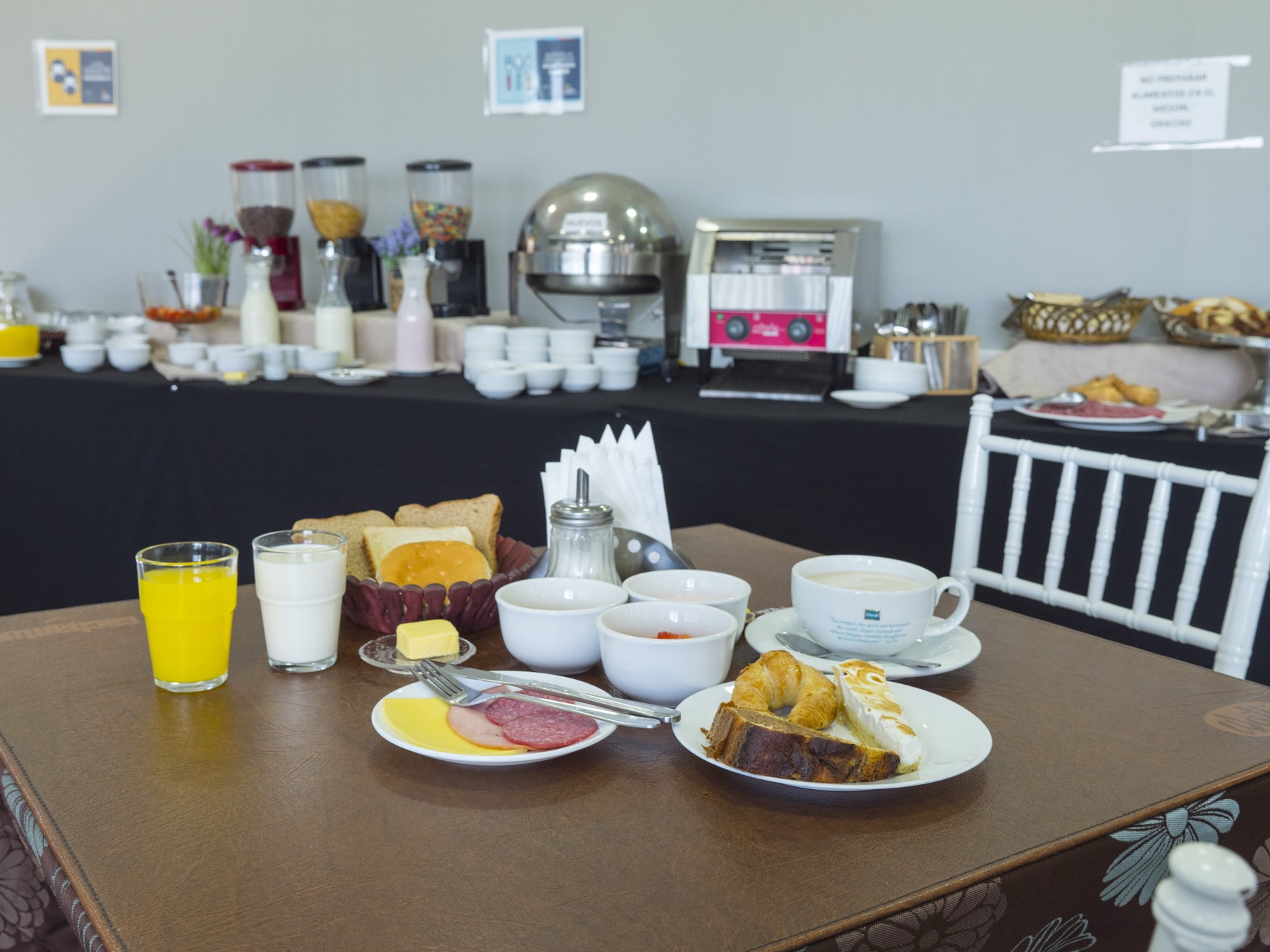 Buffet de desayuno de EconoHotel